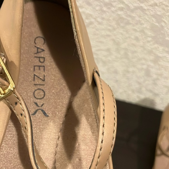 Capezio Women's Tan character heels - Picture 3 of 9